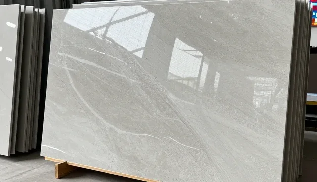 防火保温板在批量应用中的性能与适用条件分析